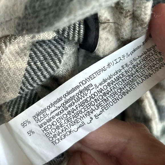 ✌️4/$20✌️ Zara oversized shacket - Picture 9 of 9